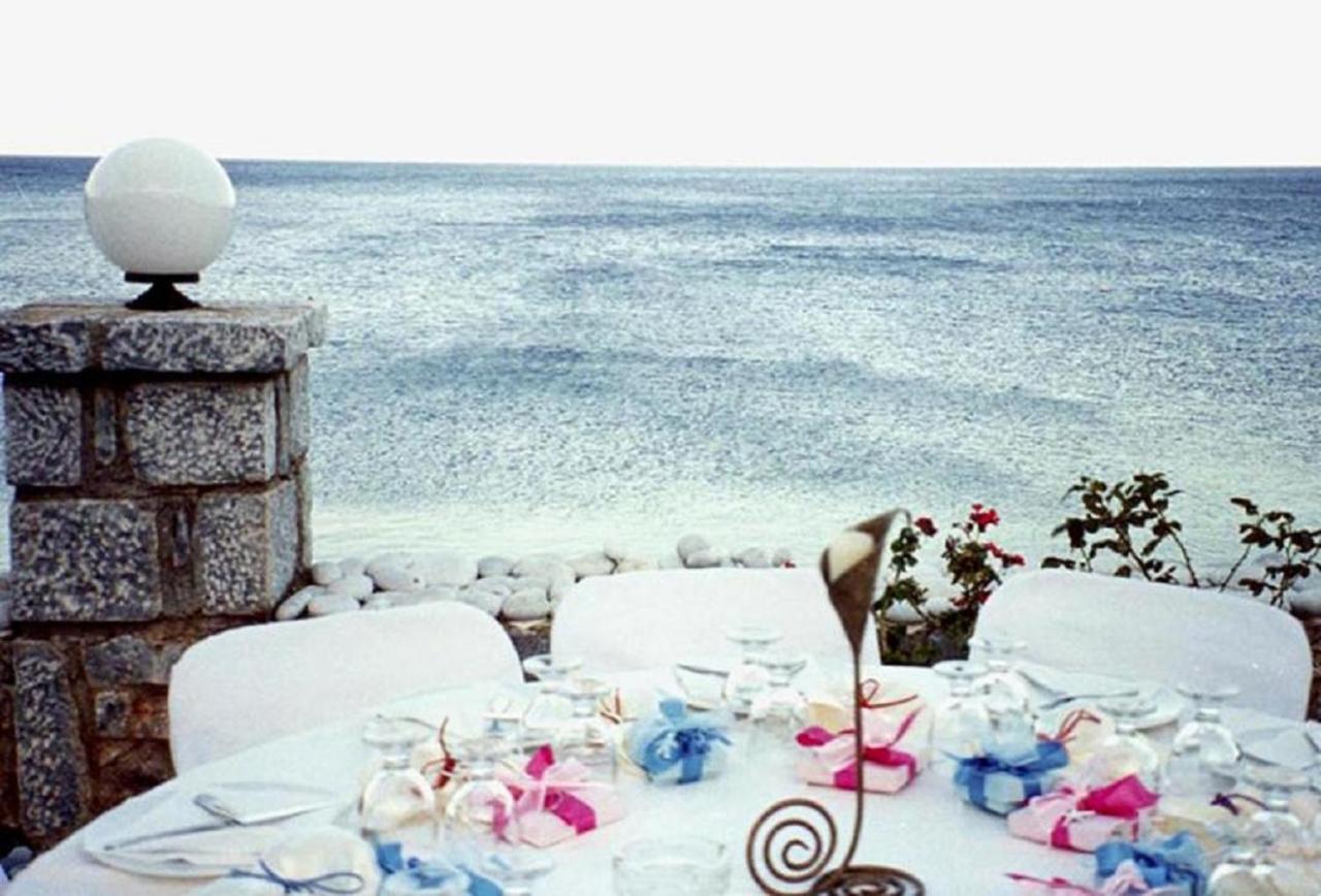 Lalloudes Seaside Accommodation Exo Nimfion Esterno foto