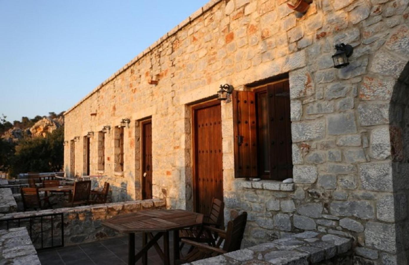 Lalloudes Seaside Accommodation Exo Nimfion Esterno foto
