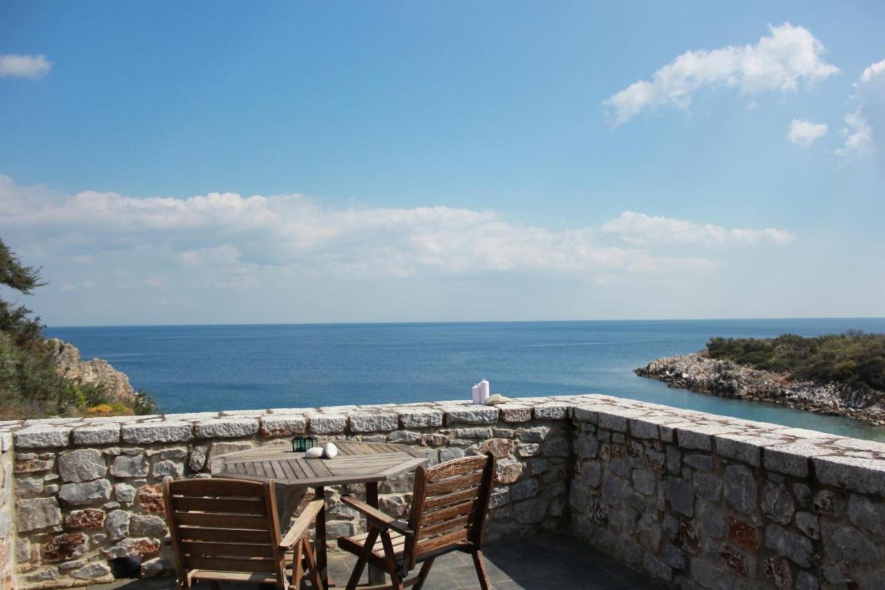 Lalloudes Seaside Accommodation Exo Nimfion Esterno foto
