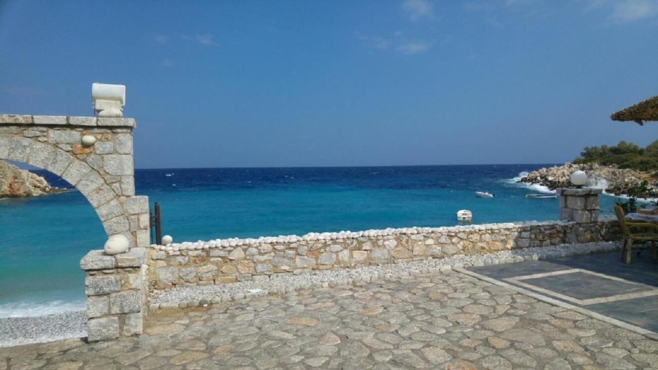 Lalloudes Seaside Accommodation Exo Nimfion Esterno foto